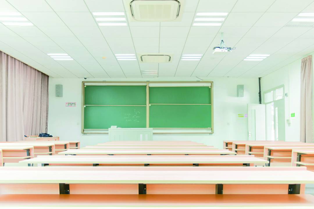 国家行政学院 玻纤暗插板.jpg 国家行政学院 玻纤暗插板.jpg
